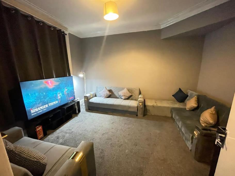 30 Percent Off Weekly Stays - 6 Bedroom House - 11 Beds Blackpool Luaran gambar