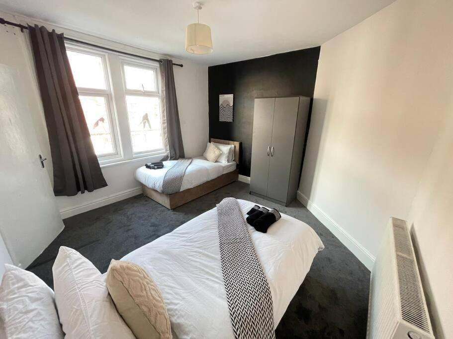 30 Percent Off Weekly Stays - 6 Bedroom House - 11 Beds Blackpool Luaran gambar