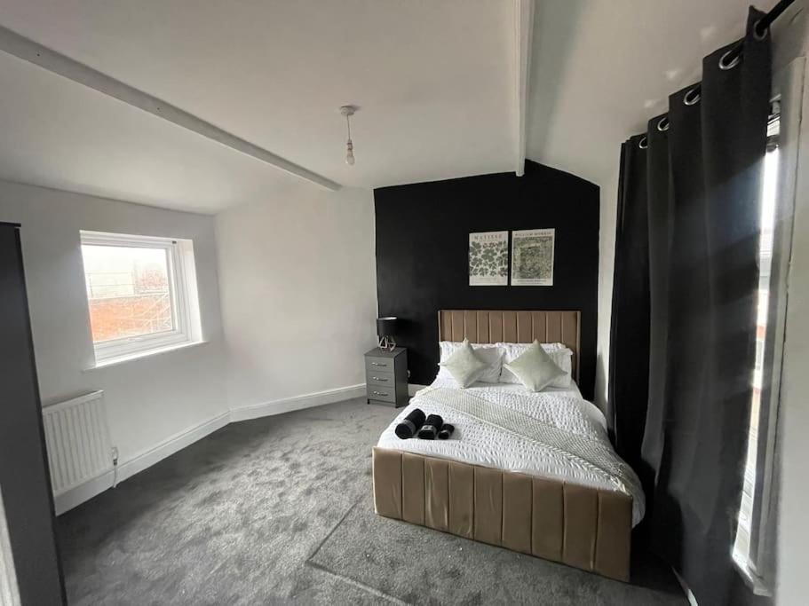 30 Percent Off Weekly Stays - 6 Bedroom House - 11 Beds Blackpool Luaran gambar