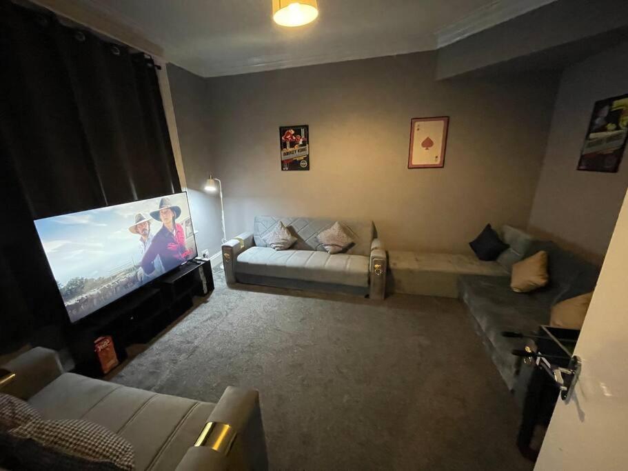 30 Percent Off Weekly Stays - 6 Bedroom House - 11 Beds Blackpool Luaran gambar