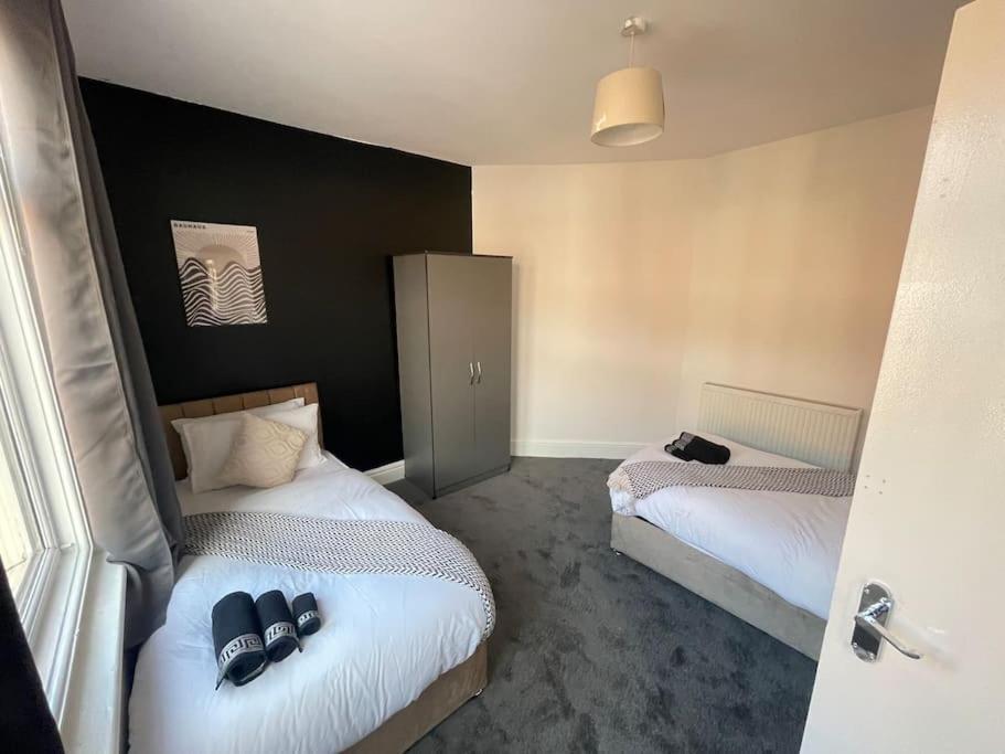 30 Percent Off Weekly Stays - 6 Bedroom House - 11 Beds Blackpool Luaran gambar