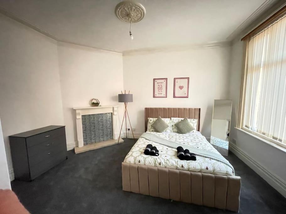 30 Percent Off Weekly Stays - 6 Bedroom House - 11 Beds Blackpool Luaran gambar