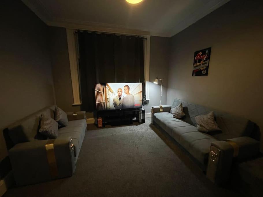 30 Percent Off Weekly Stays - 6 Bedroom House - 11 Beds Blackpool Luaran gambar