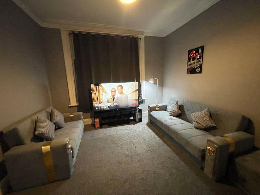 30 Percent Off Weekly Stays - 6 Bedroom House - 11 Beds Blackpool Luaran gambar